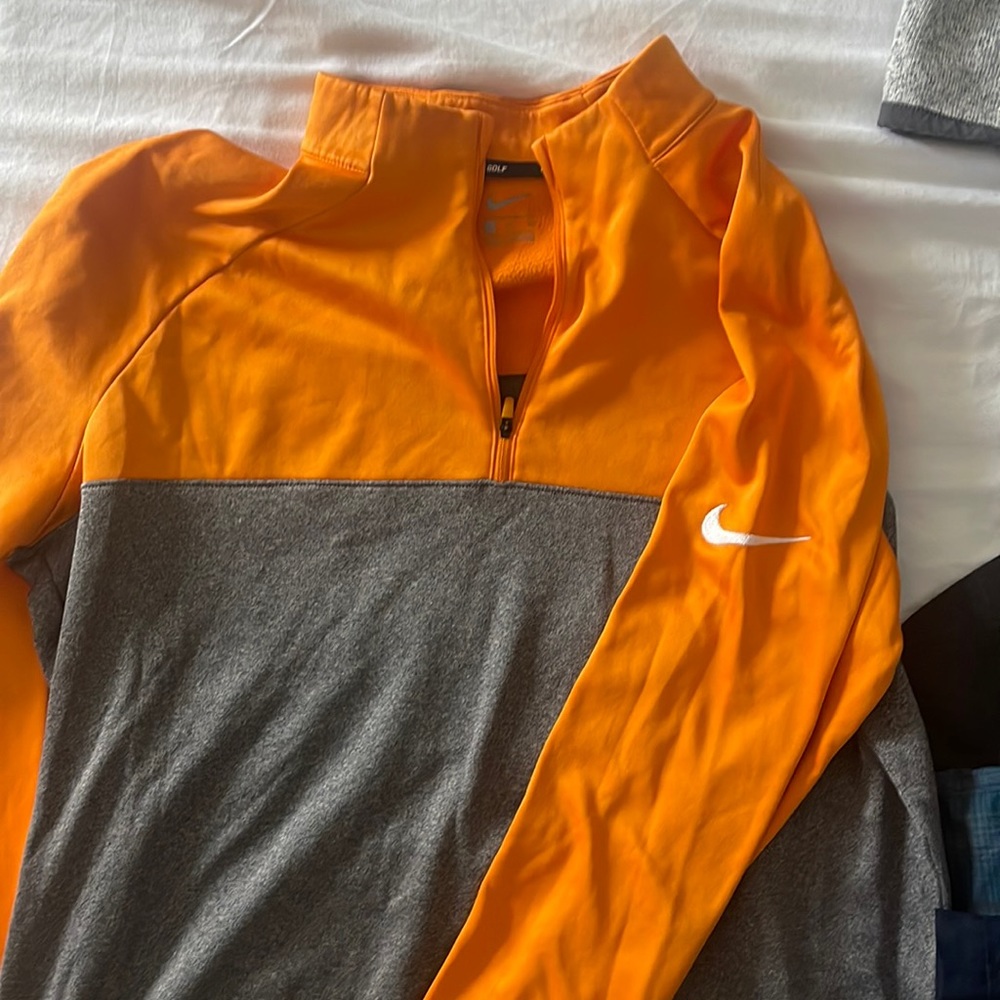 Nike Gold Dry fit